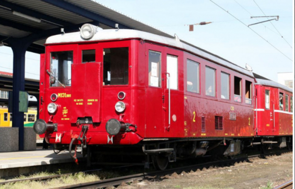 Parní vlak a motorový vůz Hurvínek připomene 140. výročí tratě Choceň - Vysoké Mýto - Litomyšl