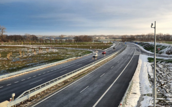 Předčasným vánočním dárkem pro řidiče v Pardubickém kraji je otevření druhého úseku dálnice D35