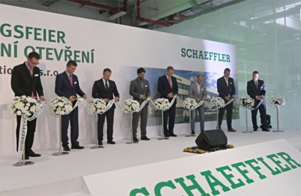 Ve Svitavách otevřela společnost Schaeffler nový závod za 2,5 miliardy